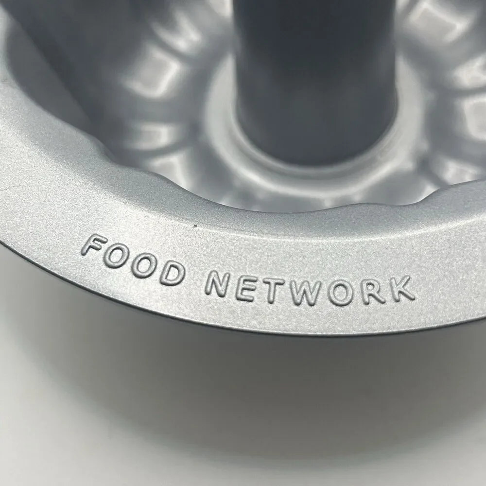 Food Network Small Non-Stick Rimmed Bundt Pan 6 Inches Rim To Rim